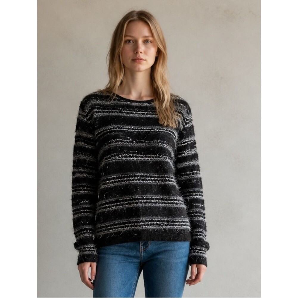 Grayse Gray White Striped Distressed Knit Crew Sweater L